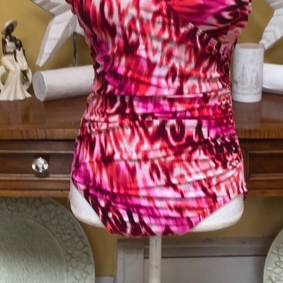 MiracleSuit Coral Pink Ruched V Neck Slimming One Piece Swimsuit Size XS/S - Picture 4 of 16